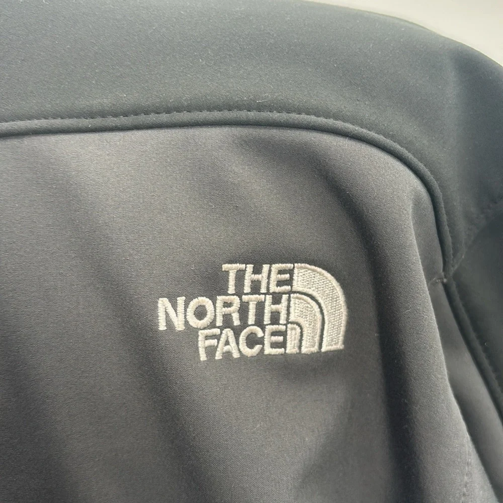UEC The North Face black TFN APEX black jacket medium